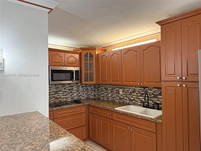 1850 W 56th St #2404 — Photo 4