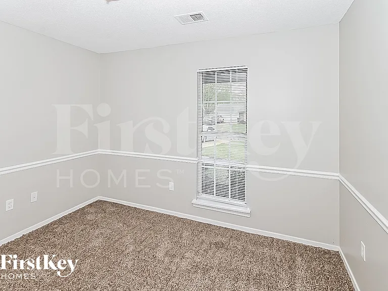 6495 Westbury Ave — Photo 13
