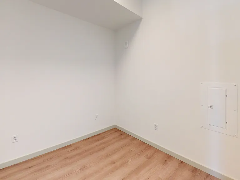 101 N Meridian — Photo 88