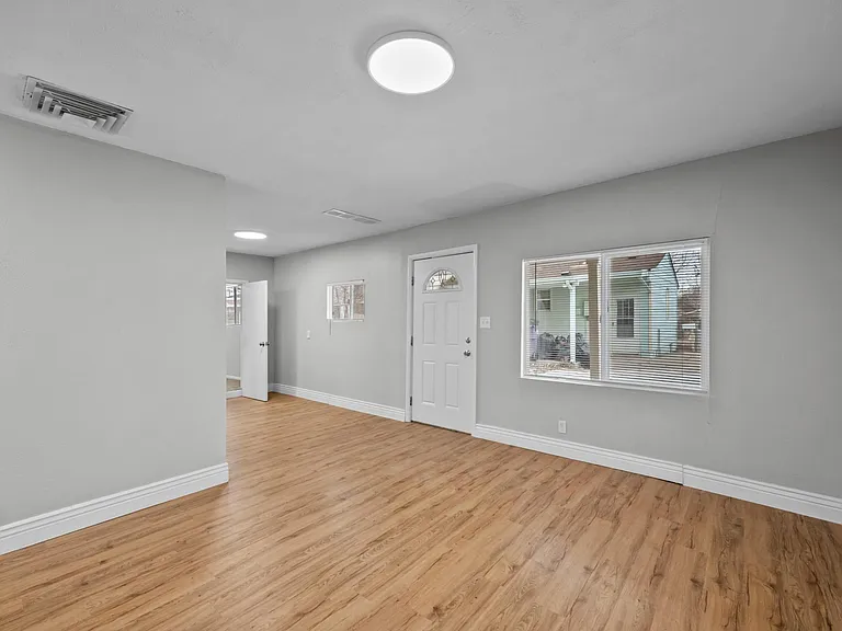 4570 1/2 W Center Ave — Photo 10