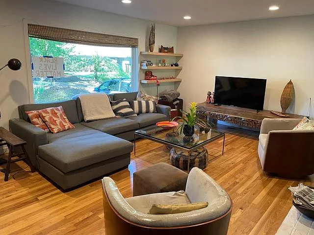 1625 Fernwood Dr — Photo 3