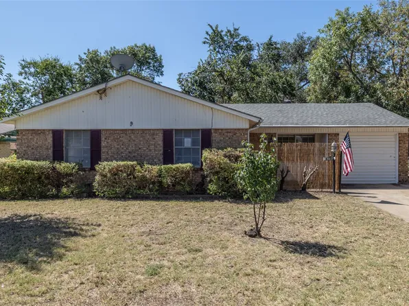 817 Edgehill Dr, Hurst, TX 76053