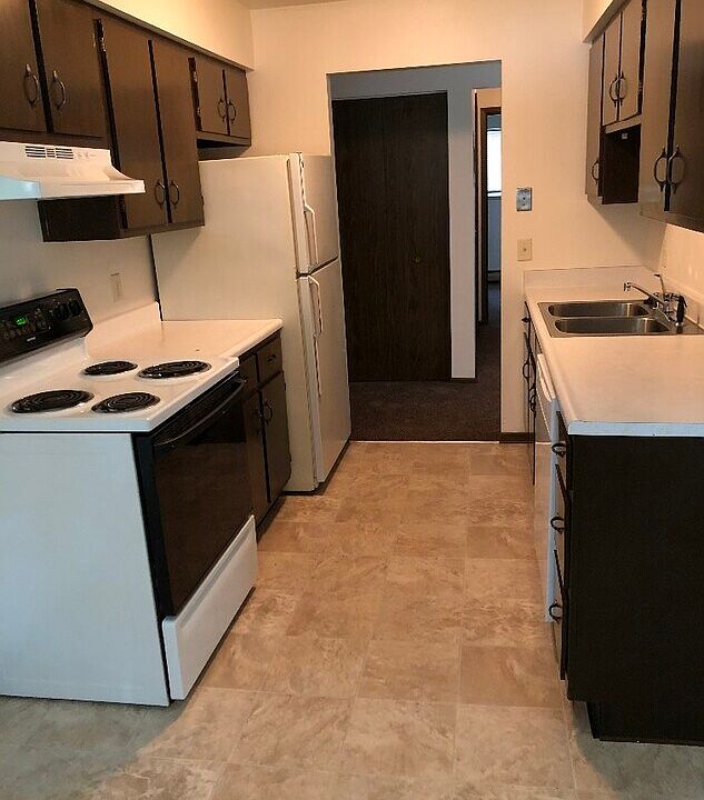 1st image of 203-209 Fairway Dr #5