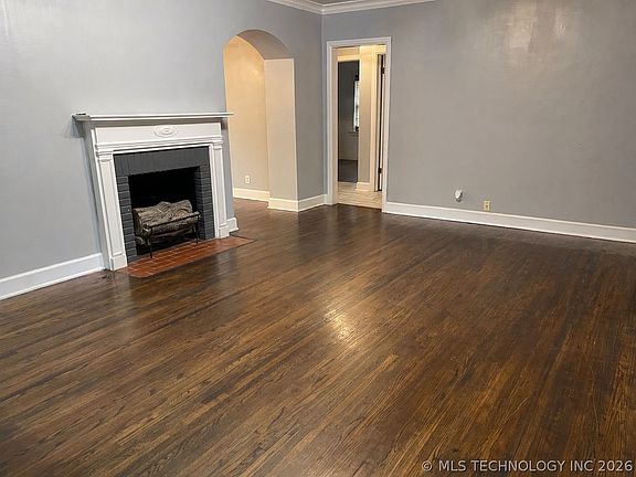 3rd image of 723 N Knoxville Ave