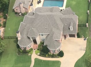 17 W Nottingham Ln, Rogers, AR 72758