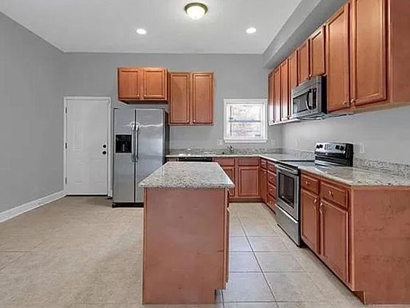 2nd image of 4167 Washington Blvd #B