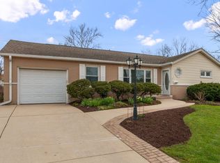 320 Kingman Ln, Hoffman Estates, IL