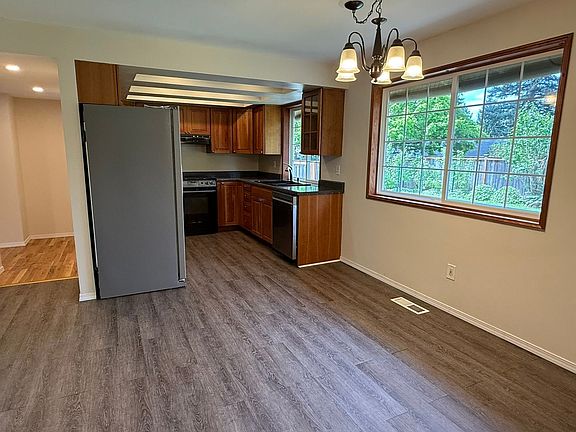 4th image of 13535 119th Ave NE