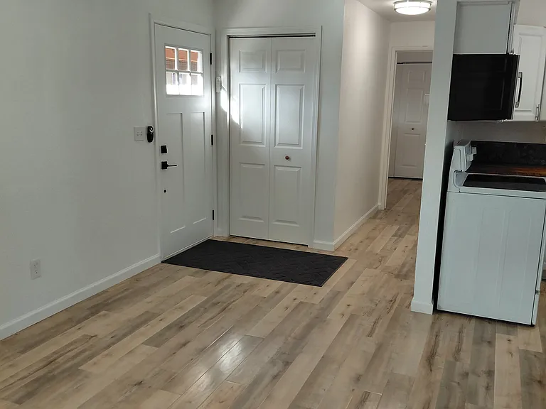 411 SW Westholm Ave — Photo 30