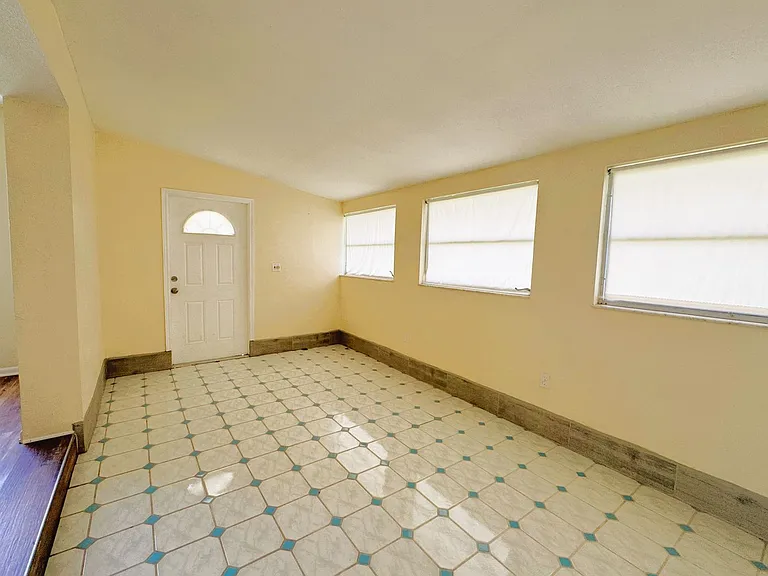4380 Conway Blvd — Photo 7