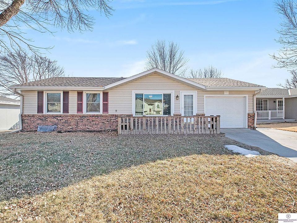 1st image of 1731 Groveland Cir
