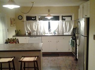 35 Oak St, Robbinsville, NJ 08691