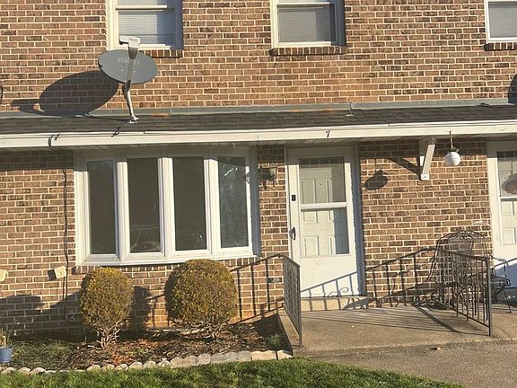 2nd image of 1-11 Robin Dr #7
