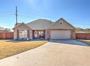 5667 Gunnison Ave, Springdale, AR 72762