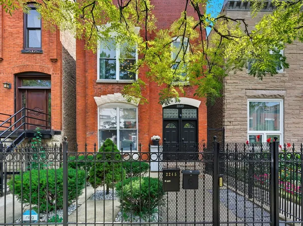2245 W Erie St, Chicago, IL 60612