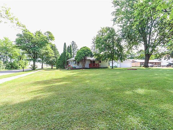 4th image of 830 N Biron Dr