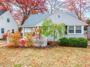 553 Kenilworth Rd, Bay Village, OH 44140