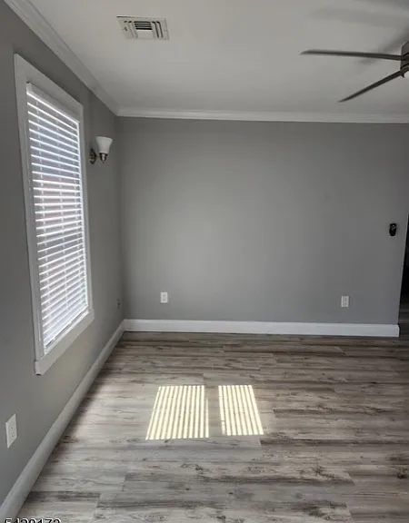 145 W Clinton St — Photo 5