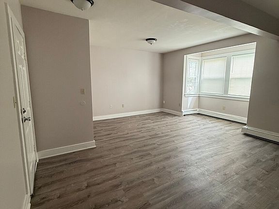 5th image of 40 Winthrop St APT 3