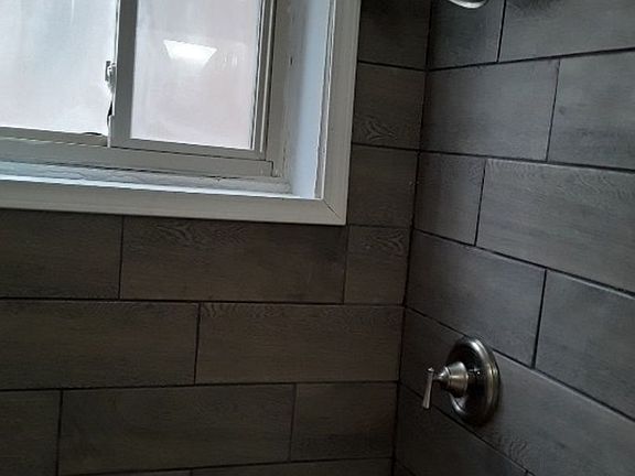 2nd image of 2018 Lakeland Ave APT 8