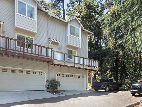 2nd image of 1392 Oak Ridge Dr