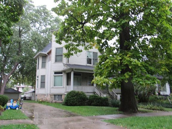 3rd image of 205 S Harvey Ave
