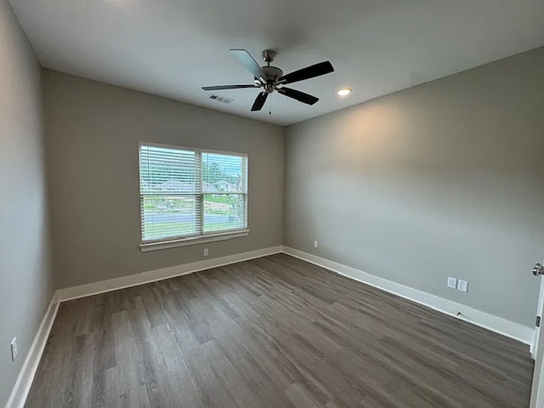 5021 Springwood Cir — Photo 16