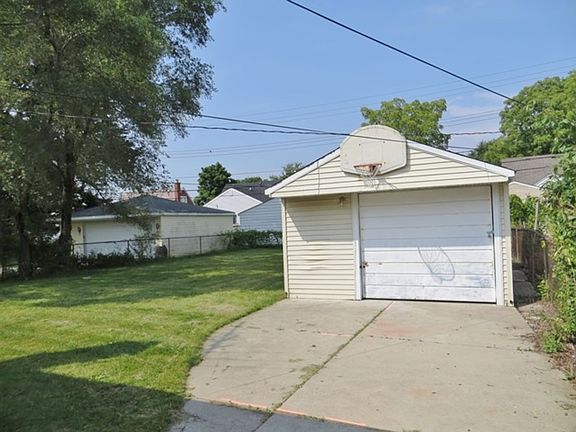 2nd image of 25335 Arlington St