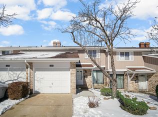 1137 Hertford Ct, Wheaton, IL 60189
