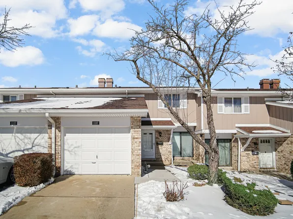 1137 Hertford Ct, Wheaton, IL 60189