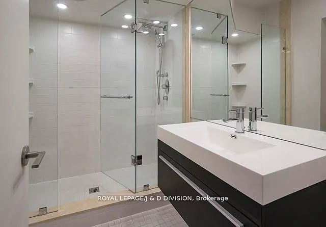 85 Admiral Rd #202 — Photo 9