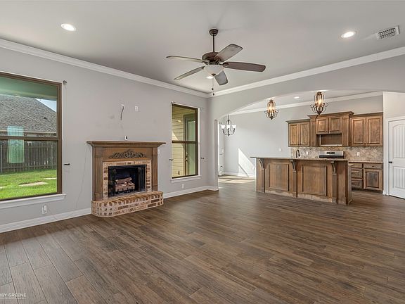 5th image of 742 Fir Wood Ln