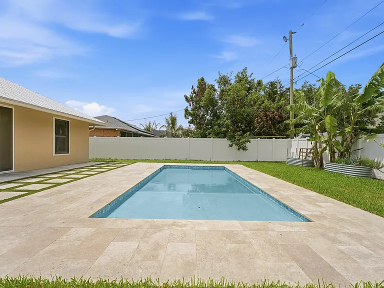 1280 SW Kalevala Dr — Photo 32