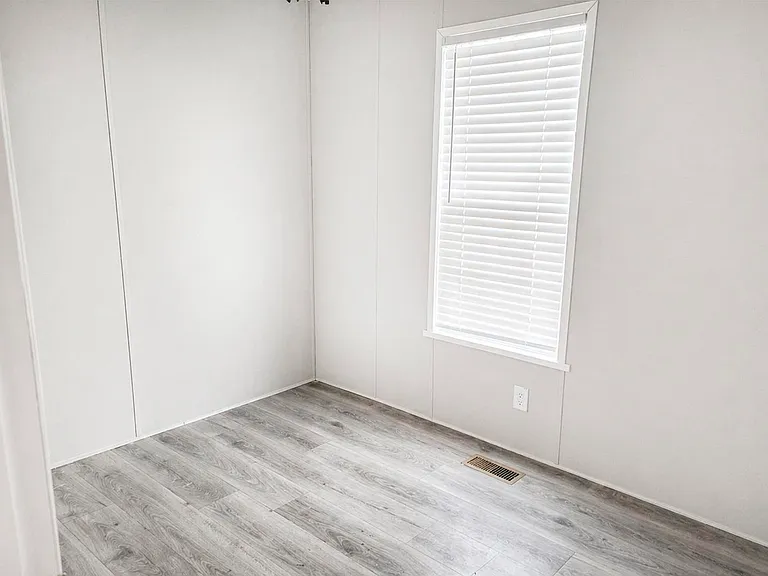 Stoney Creek Manufactured Home Community — Photo 9