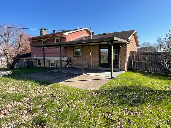 3rd image of 530 Garden Springs Dr