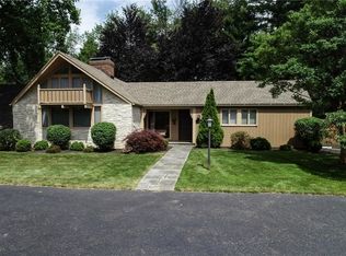 55 Stone Island Ln, Penfield, NY 14526