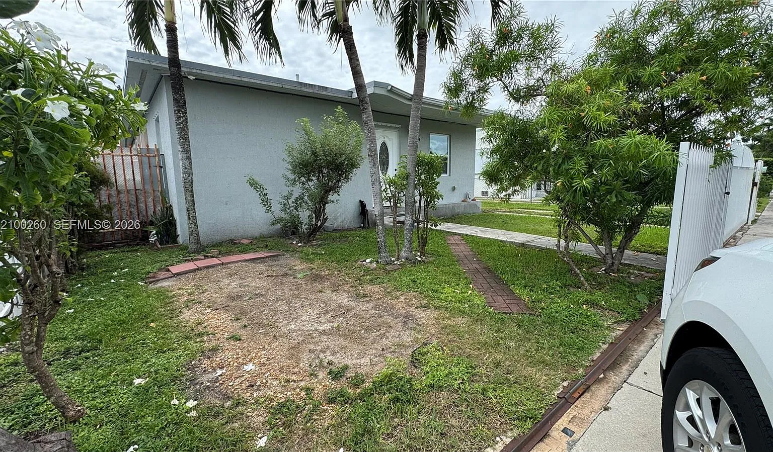 2 bed, 1.0 bath, $2,150 — Photo 2