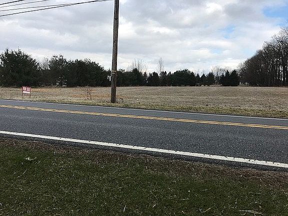 2nd image of 9098 Claussville Rd