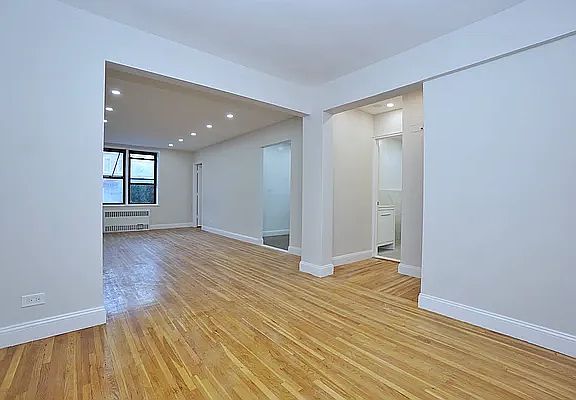5th image of 1840 E 13th St APT 2W