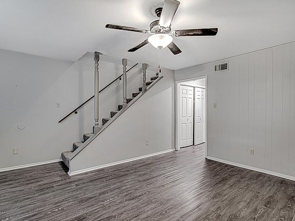4th image of 1403 Courtney Pl #A