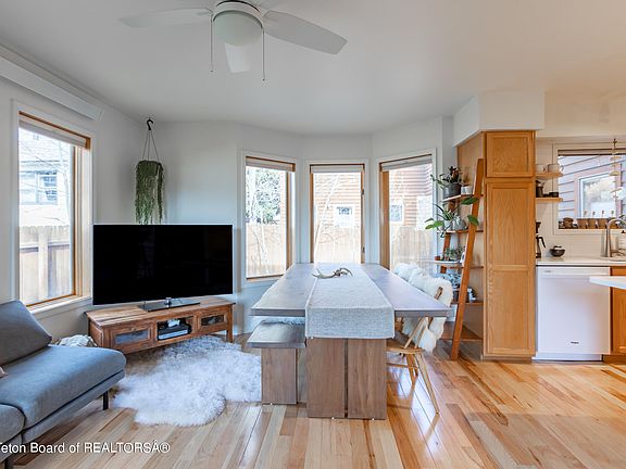 4th image of 209 W Snow King Ave