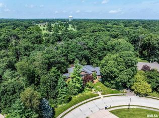 42 Wildwood Dr, Rock Island, IL 61201