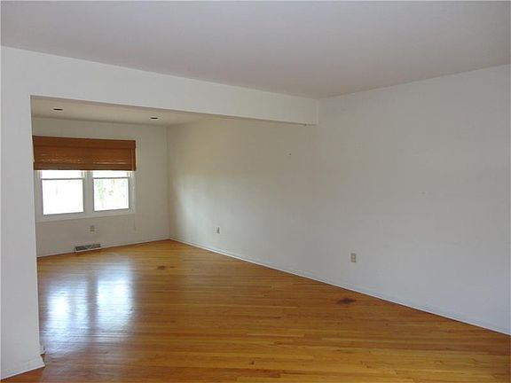4th image of 3127 Attleboro Pl