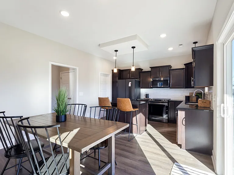 2433 Bucklin Dr — Photo 15