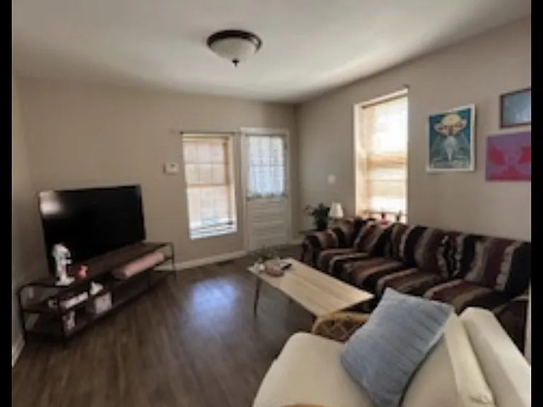 706 N Chestnut St #A — Photo 2