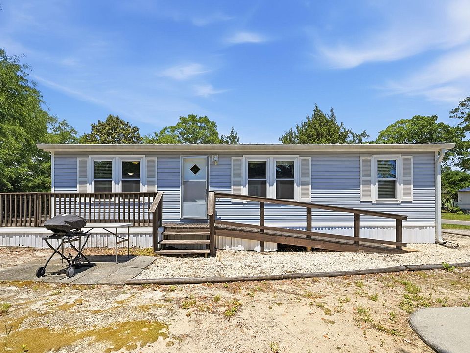 1st image of 132 Crooked Island Circle