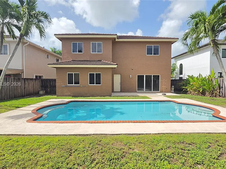 15743 SW 145th Ter — Photo 2