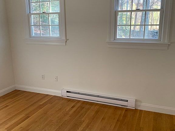 4th image of 165B Grove St #1