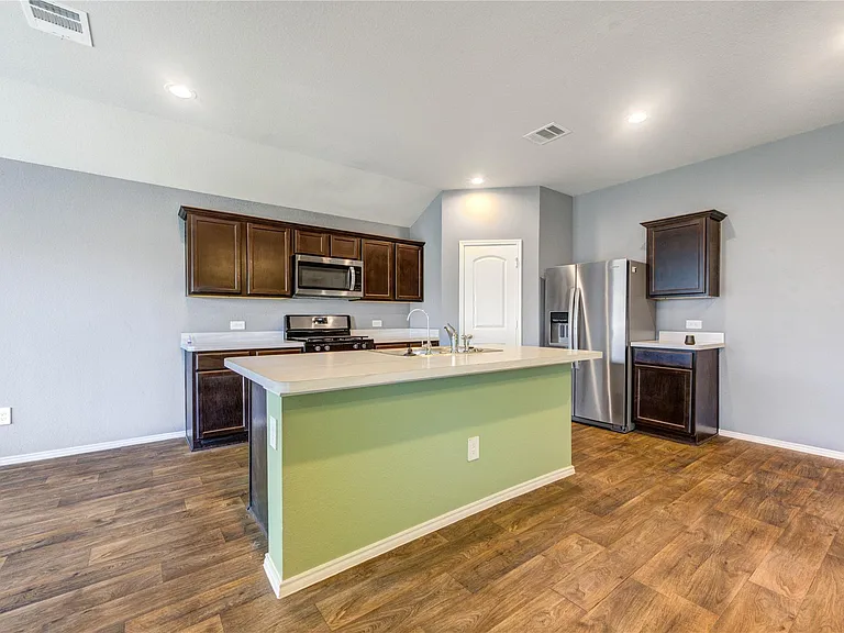 21315 Pine Mill Dr — Photo 4