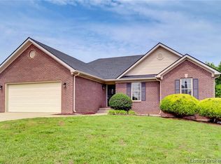 2303 Cricklecreek Ln, Jeffersonville, IN 47130